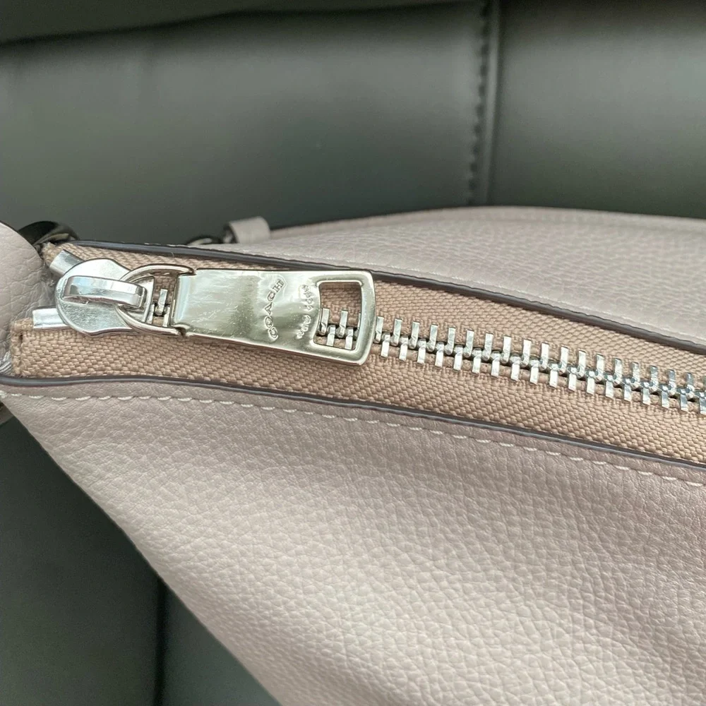 NWOT Coach Pebbled Leather Abby Duffle Grey Birch - Picture 14 of 16